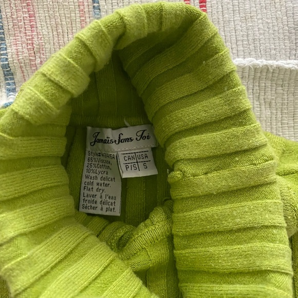 Vintage green turtleneck - Picture 2 of 2